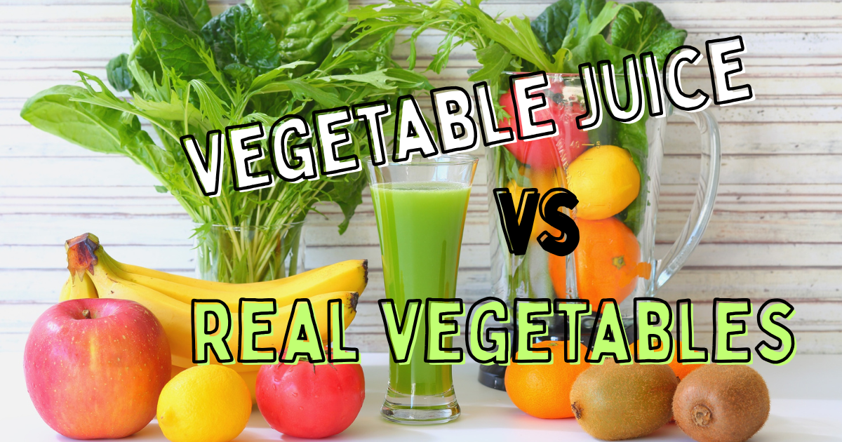 たくさんの果物とグラスに入った緑のスムージー